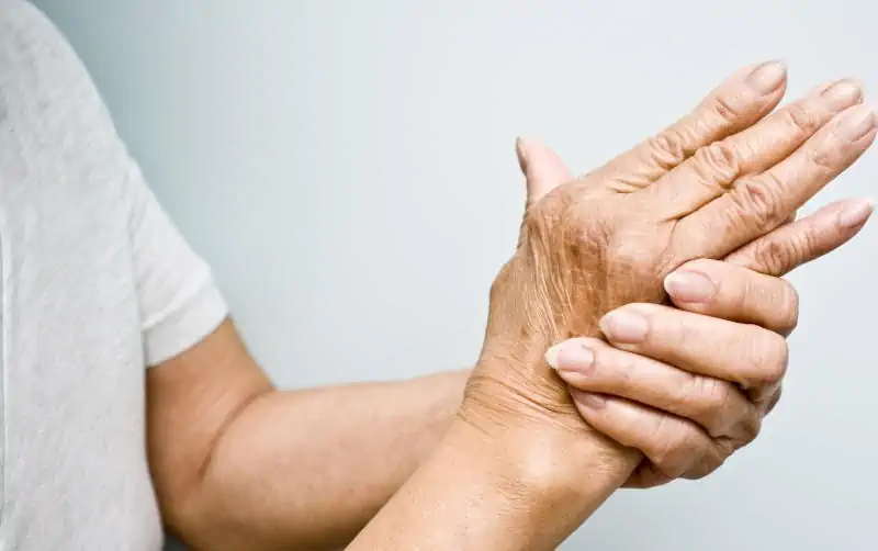 Una buena higiene bucodental ayuda a prevenir la artritis reumatoide